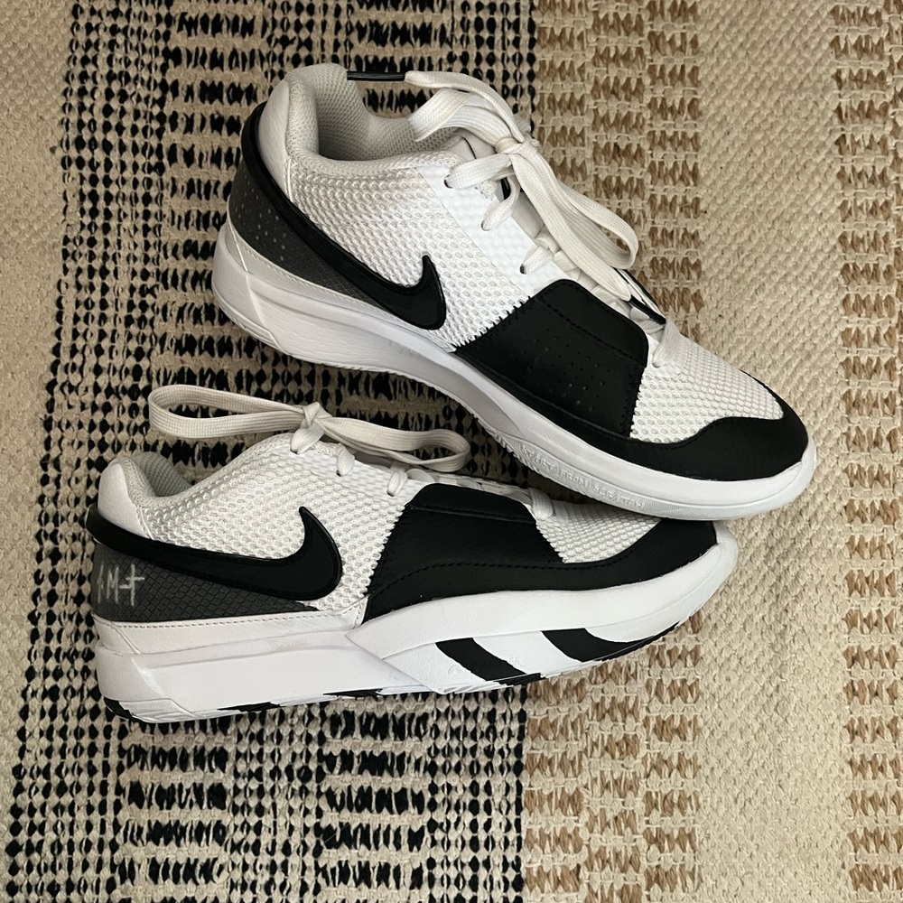 Nike Ja Morant sneakers 5.5